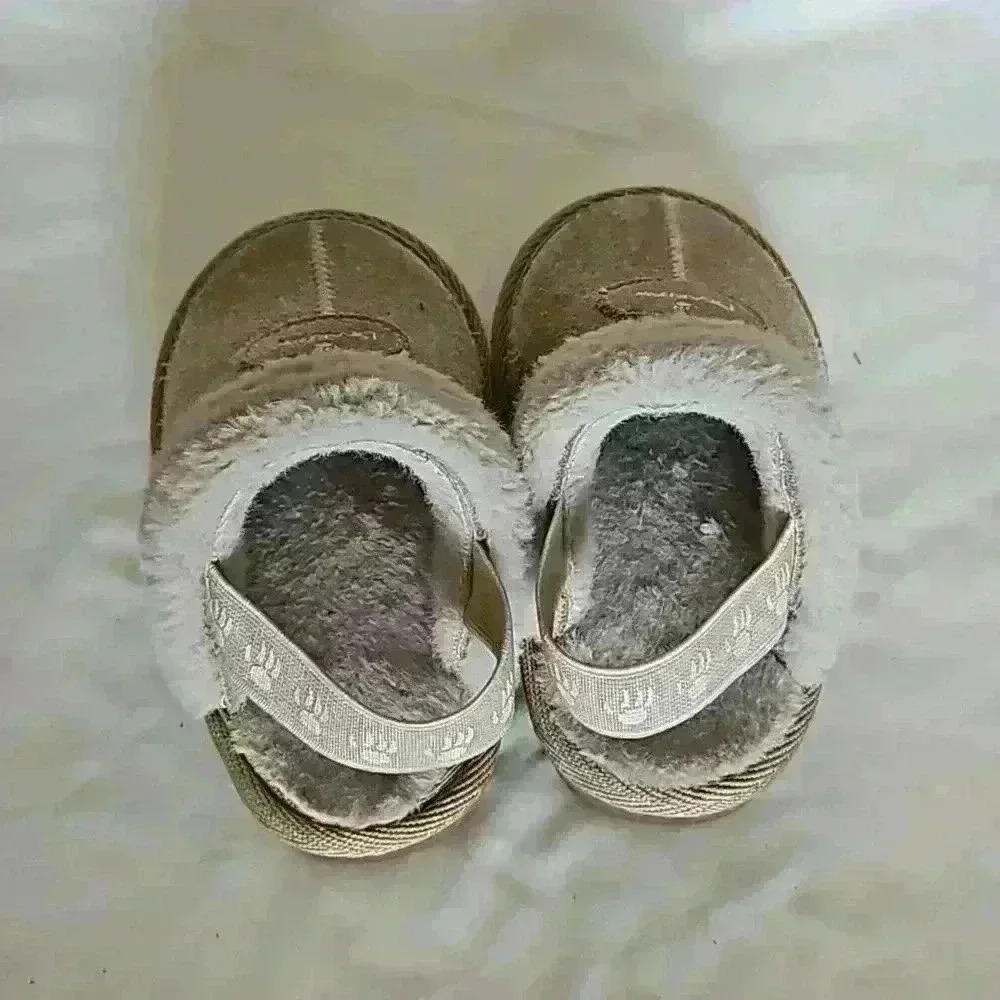 Toddler Bearpaw Slippers - Picture 2 of 6